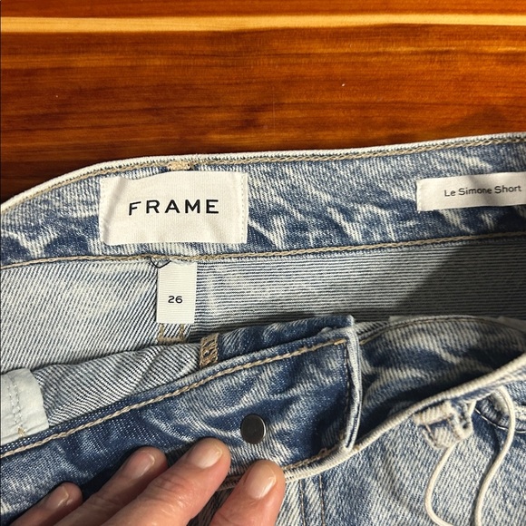 Frame Denim Le Simone Light Wash Shorts - Picture 2 of 5